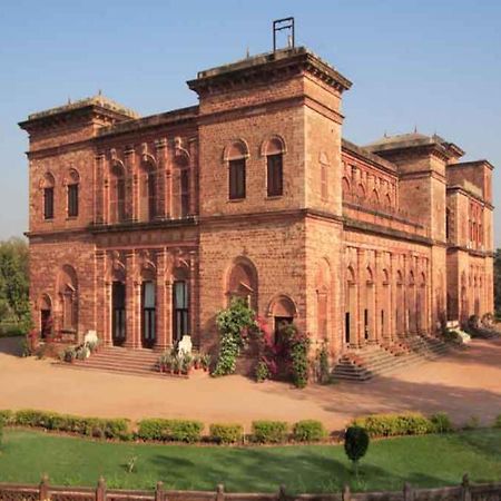 拉吉尼瓦思宫酒店 Dholpur 外观 照片